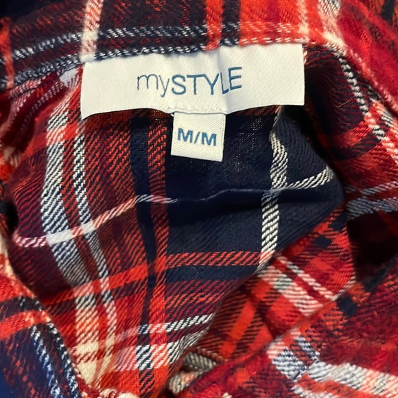 Women’s flannel/plaid button up shirt - Picture 4 of 4